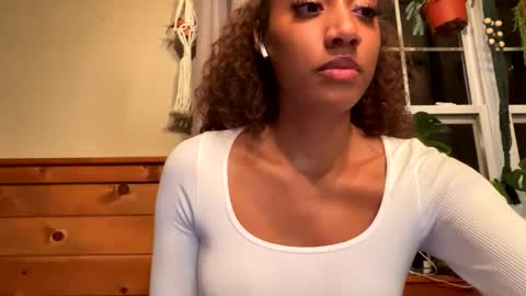 Princess DollfaceBeauty online show from October 2025 02:10:01 AM