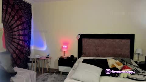 HONEY online show from April 2026 06:03:01 AM