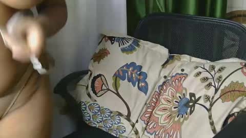 Snapshot of dolly_2 chatting on January 2025 05:00:01 AM dolly_2 online show from January 2025 05:00:01 AM