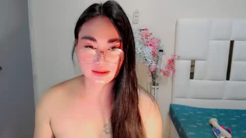 YUMEE online show from September 2025 07:54:01 AM