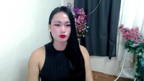 YUMEE online show from November 2025 07:12:01 AM