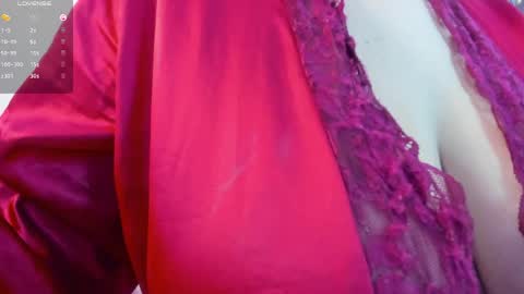 Snapshot of dolly_zoe chatting on April 2026 07:33:02 AM Call me Zoe online show from April 2026 07:33:02 AM