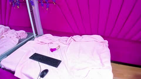 Snapshot of dollyjuicy1 chatting on January 2025 02:42:02 AM dollyjuicy1 online show from January 2025 02:42:02 AM