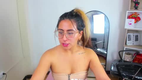 Snapshot of dollyjuicy1 chatting on February 2025 10:47:02 AM dollyjuicy1 online show from February 2025 10:47:02 AM