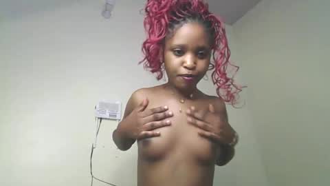 Snapshot of dollythegirl chatting on January 2026 06:39:01 AM kadolly online show from January 2026 06:39:01 AM