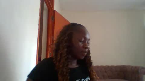 dollyvee online show from May 2026 12:34:02 PM