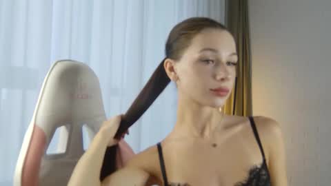 Snapshot of dollyvega chatting on September 2025 06:28:02 AM Dolly online show from September 2025 06:28:02 AM