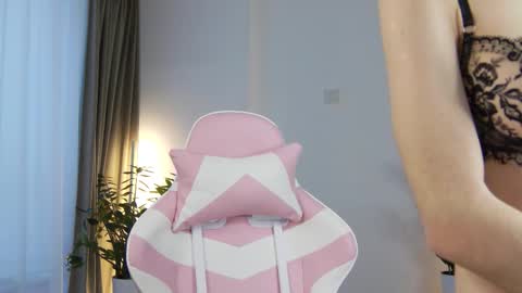 Snapshot of dollyvega chatting on January 2026 01:36:01 PM Dolly online show from January 2026 01:36:01 PM
