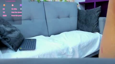 Snapshot of dollywood_ chatting on October 2025 08:28:02 PM DollyWood online show from October 2025 08:28:02 PM