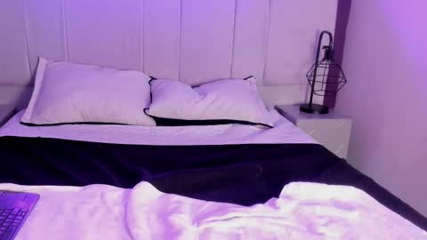 Snapshot of dollywood_ chatting on October 2025 08:28:01 PM DollyWood online show from October 2025 08:28:01 PM