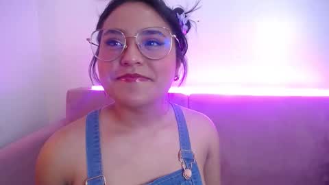 Snapshot of dollywood_ chatting on October 2025 08:20:02 PM DollyWood online show from October 2025 08:20:02 PM