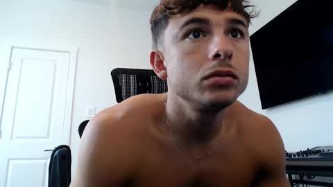 Snapshot of domd3 chatting on October 2025 06:21:01 PM Dom online show from October 2025 06:21:01 PM