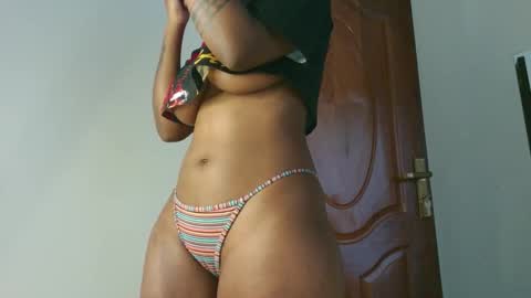 Snapshot of domecesy chatting on November 2025 01:43:01 PM Amarie noels online show from November 2025 01:43:01 PM