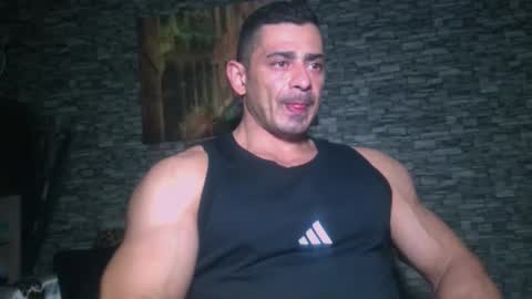 Snapshot of dominatemuscle chatting on November 2025 05:35:02 PM Kevin online show from November 2025 05:35:02 PM