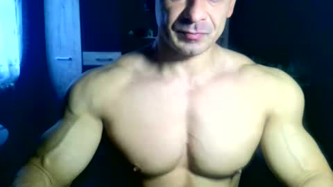 Snapshot of dominatemuscle chatting on November 2025 07:43:01 AM Kevin online show from November 2025 07:43:01 AM