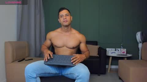 domincrodriguez_119 online show from March 2026 12:06:02 PM