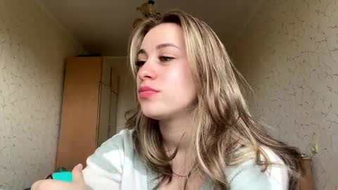 Mia online show from April 2026 08:13:01 AM