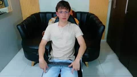 dominic_carminex online show from October 2025 08:10:01 PM