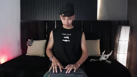 Dominic online show from October 2025 08:31:01 PM