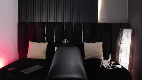 Dominic online show from October 2025 10:21:01 PM