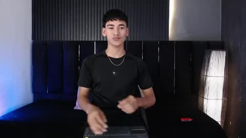 Dominic online show from April 2026 11:16:01 PM