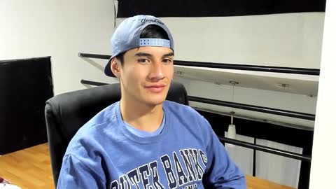 Snapshot of dominic_radccliffe chatting on November 2025 01:49:02 AM Your real love online show from November 2025 01:49:02 AM