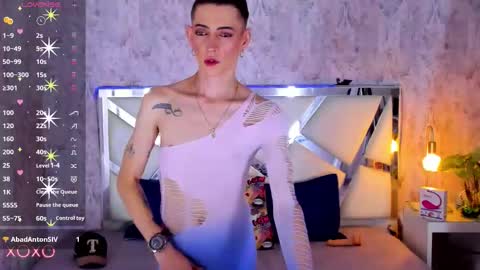 Dominic online show from November 2025 05:01:02 PM