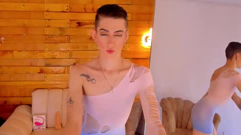 Snapshot of dominic_thailor chatting on November 2025 02:39:01 PM Dominic online show from November 2025 02:39:01 PM