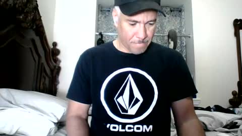 luis online show from July 2026 06:21:02 PM