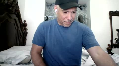 luis online show from July 2026 09:54:01 PM