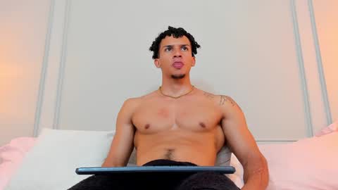 Dominick Star online show from January 2025 09:19:01 AM