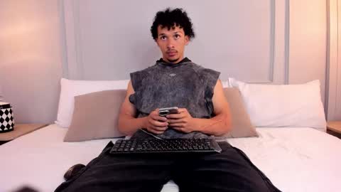 Dominick Star online show from February 2026 12:32:02 PM