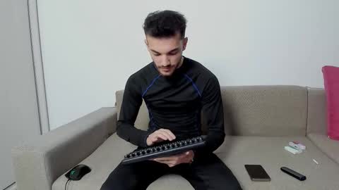 Snapshot of dominicvalente chatting on October 2025 07:47:01 PM dominicvalente online show from October 2025 07:47:01 PM