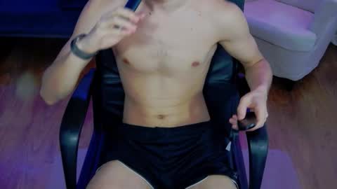 dominicvalente online show from October 2025 01:12:02 PM