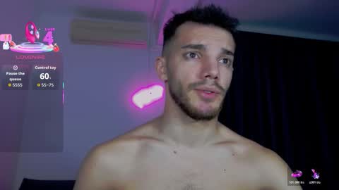 Snapshot of dominicvalente chatting on December 2025 02:00:01 PM dominicvalente online show from December 2025 02:00:01 PM