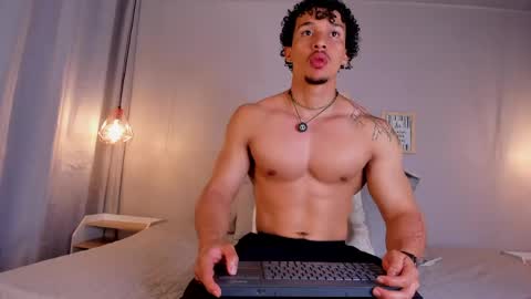 Snapshot of dominik_drake chatting on May 2026 02:08:01 AM Dominik Drake online show from May 2026 02:08:01 AM