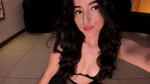 Snapshot of dominiquevega_ chatting on December 2024 11:47:01 AM Dominique online show from December 2024 11:47:01 AM