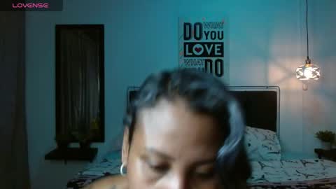 Snapshot of domink_gilr chatting on April 2026 09:39:33 PM D O M I N K online show from April 2026 09:39:33 PM