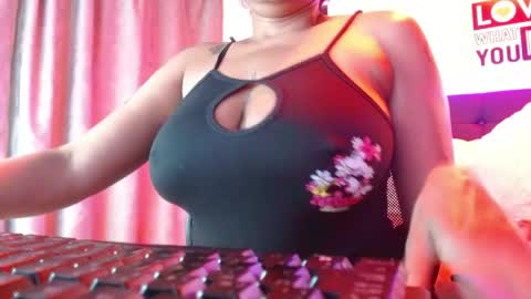 Snapshot of domink_gilr chatting on May 2026 08:41:01 AM D O M I N K online show from May 2026 08:41:01 AM