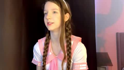 Kira online show from March 2026 07:52:02 PM