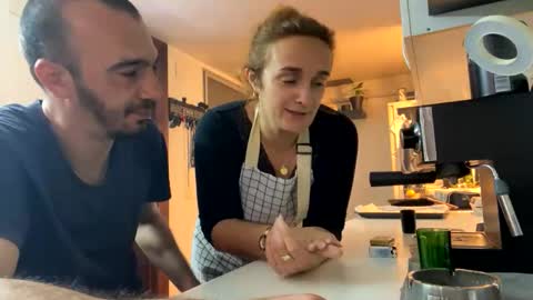 Snapshot of domnu_ozfutura chatting on February 2026 01:12:02 PM domnu_ozfutura online show from February 2026 01:12:02 PM