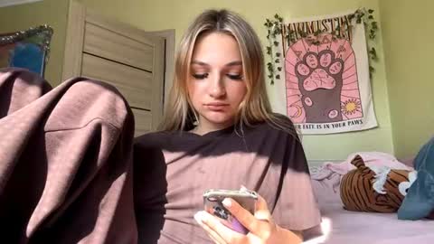 Lily online show from July 2026 10:39:01 AM