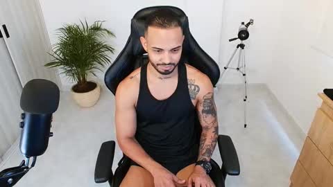 Snapshot of donn_cruz chatting on October 2025 04:28:01 PM Victor online show from October 2025 04:28:01 PM