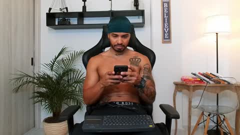 Snapshot of donn_cruz chatting on April 2026 02:44:01 PM Victor online show from April 2026 02:44:01 PM