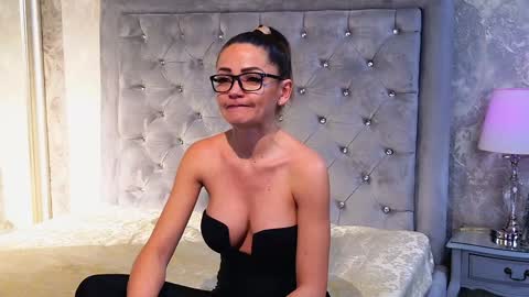 Donna online show from December 2024 01:04:02 AM