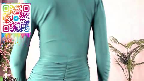 Snapshot of donnaa_drew chatting on September 2025 03:51:01 AM Aura online show from September 2025 03:51:01 AM