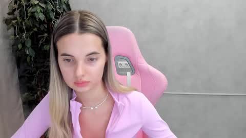 Donna On GMT2 Mon-Fri 3-9 AM online show from February 2025 03:21:02 AM