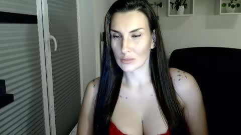 Snapshot of donnalive chatting on October 2025 04:00:01 PM DonnaLive online show from October 2025 04:00:01 PM