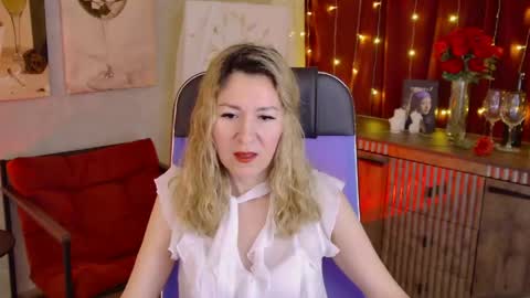 Donna online show from April 2026 07:05:02 PM