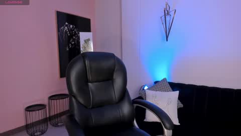 Snapshot of donnastonne chatting on January 2025 09:42:01 PM Donna Stonne online show from January 2025 09:42:01 PM